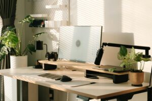 Simple Tips for Creating a Cozy and Productive Home Office Space
